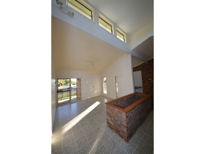 4 Roy Place, Gracemere QLD 4702