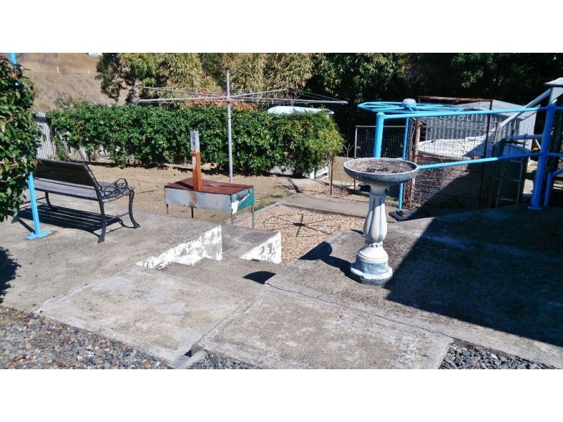 1 Clarence Street, Mount Morgan QLD 4714