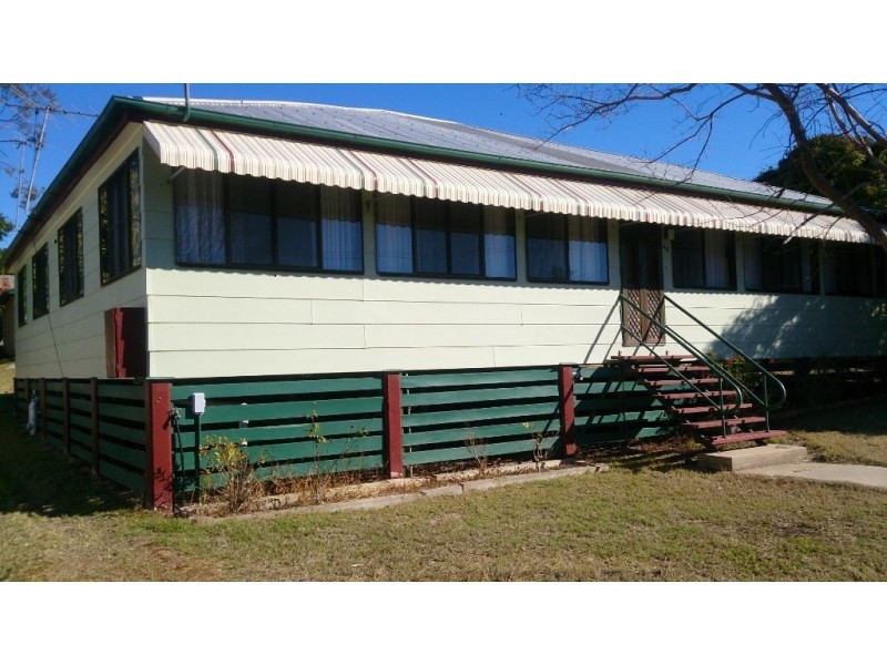 46 Hall Street, Mount Morgan QLD 4714