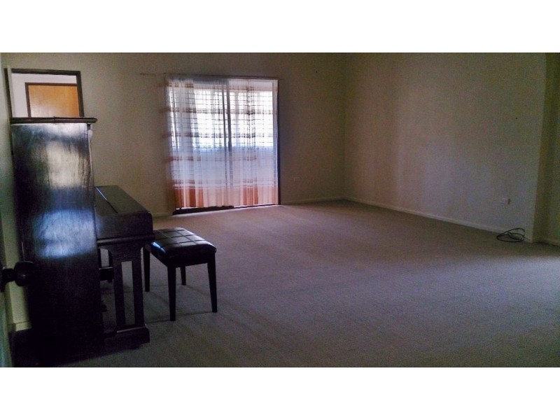 46 Hall Street, Mount Morgan QLD 4714