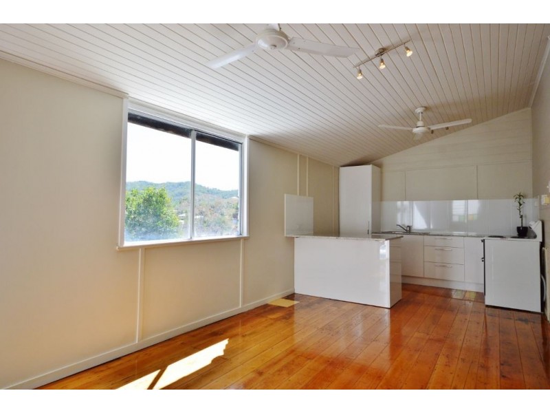 10 James Street, Mount Morgan QLD 4714