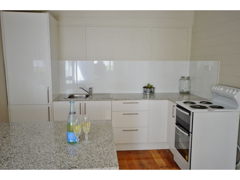 10 James Street, Mount Morgan QLD 4714