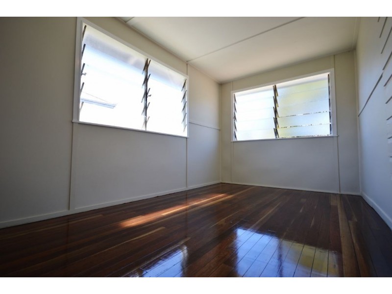 10 James Street, Mount Morgan QLD 4714