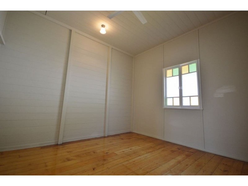 10 James Street, Mount Morgan QLD 4714