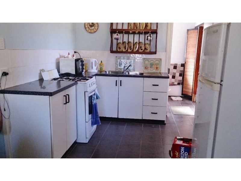 23 West Street, Mount Morgan QLD 4714