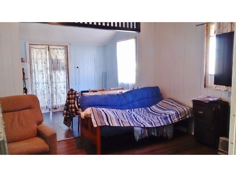 23 West Street, Mount Morgan QLD 4714