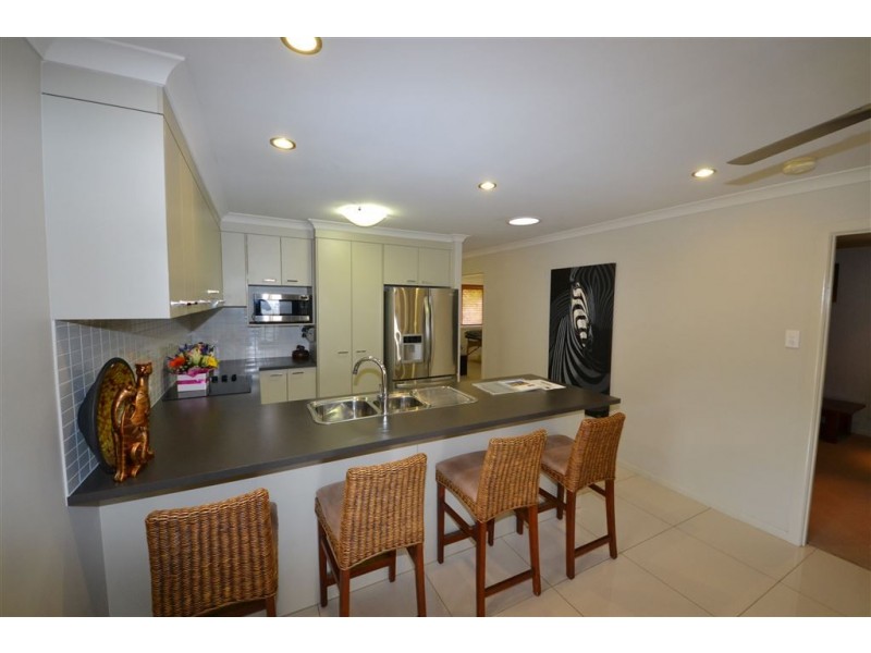 66 Jamie Crescent, Gracemere QLD 4702