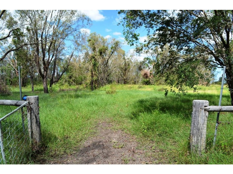 222 Del Rosa Road, Alton Downs QLD 4702