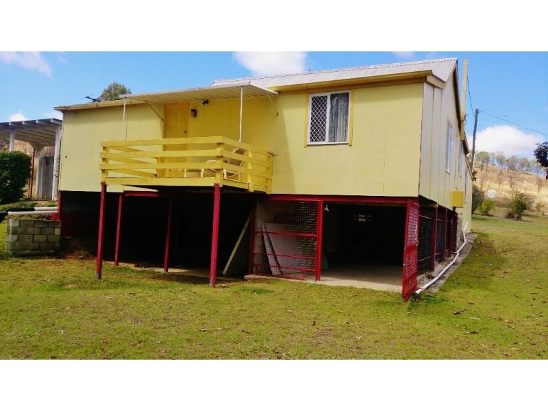 2 Clarence Street, Mount Morgan QLD 4714