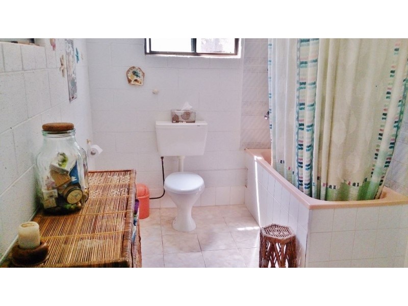 2 Porters Lane, Mount Morgan QLD 4714