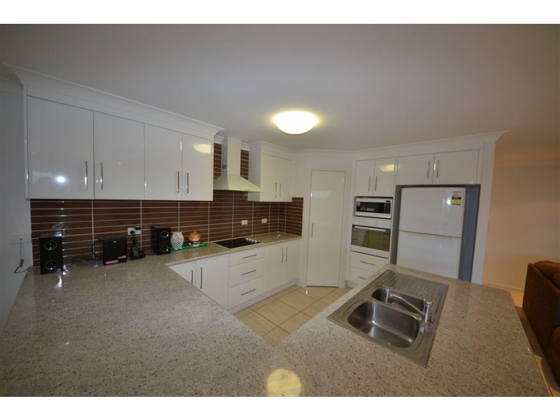 12 Ingram Drive, Gracemere QLD 4702