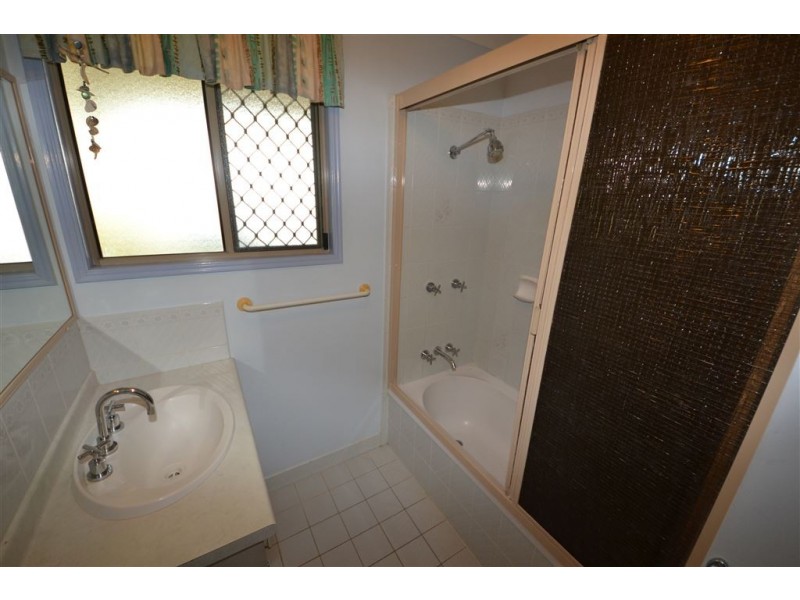12 Schirmer Close, Gracemere QLD 4702