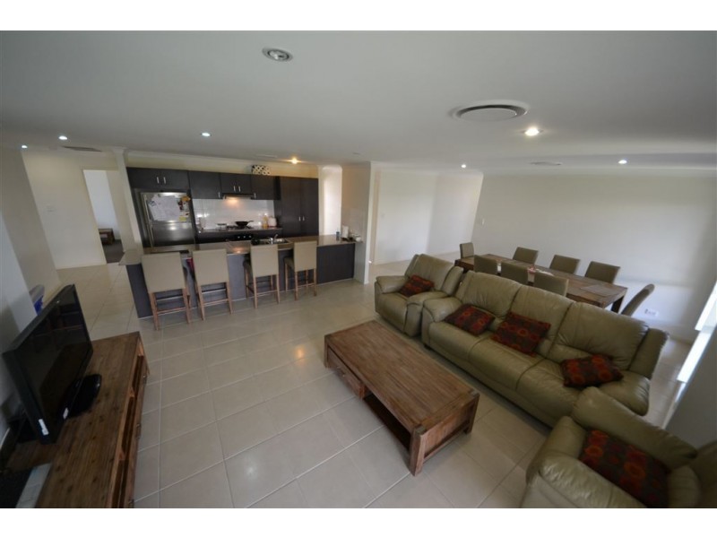 27 Tawarra Crescent, Gracemere QLD 4702