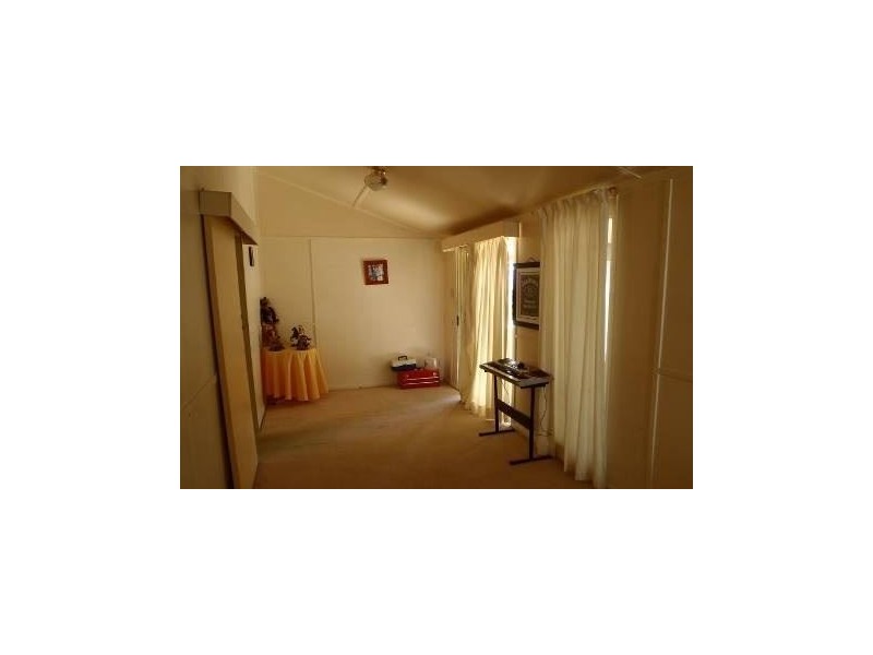 38 Gordon Street, Mount Morgan QLD 4714