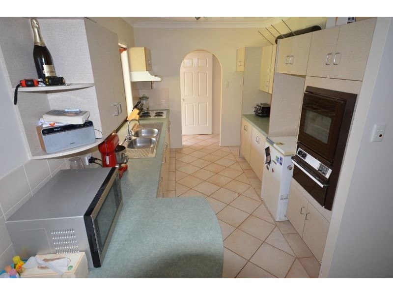 6 Mcrae Pl, Frenchville QLD 4701