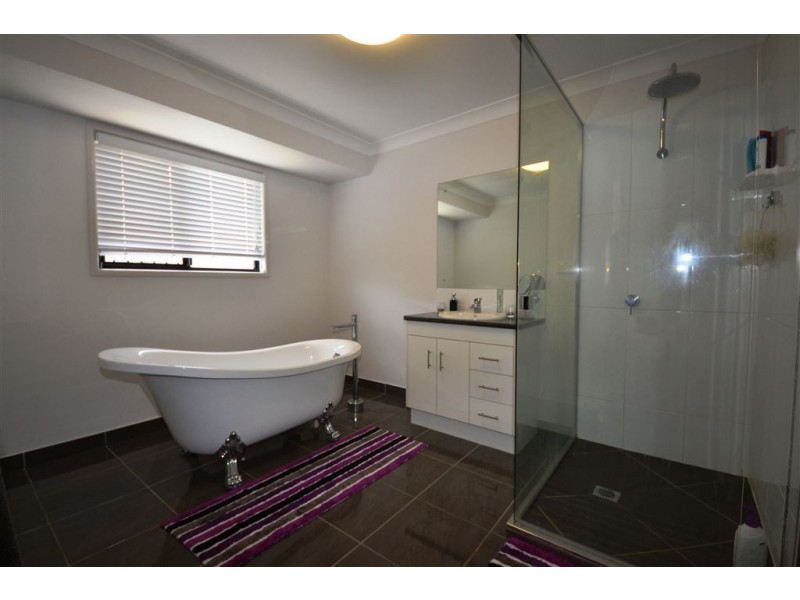 10 Morrell Street, Gracemere QLD 4702