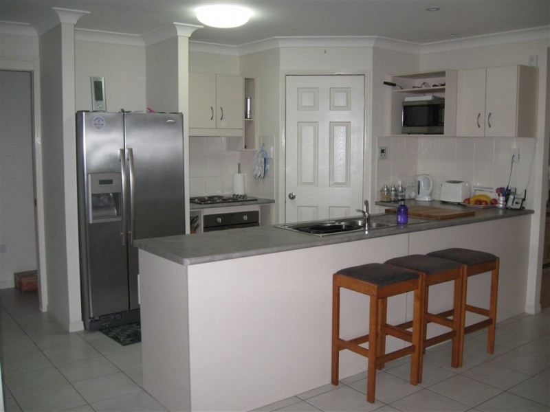 16 Riley Drive, Gracemere QLD 4702