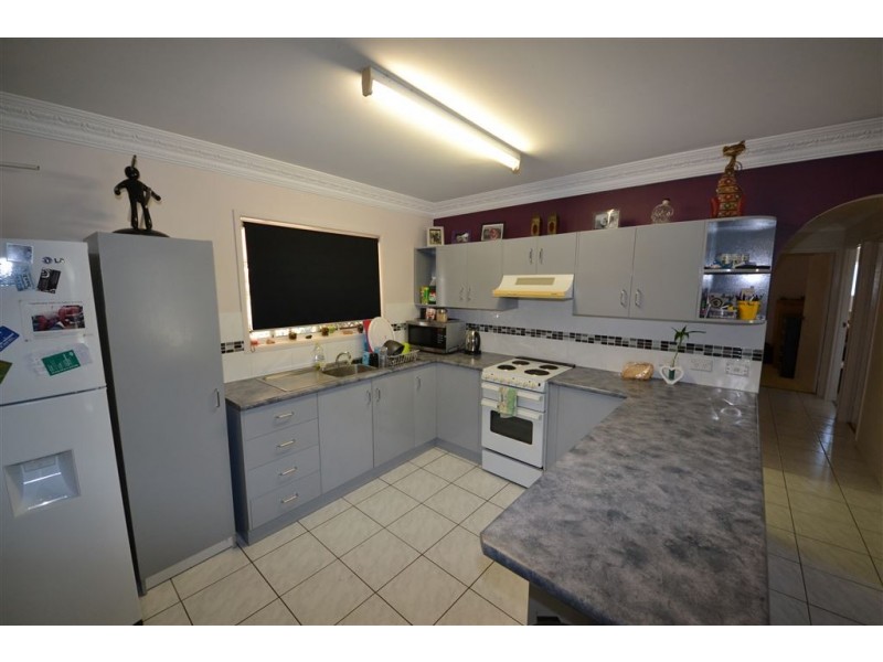 6 Deakin Close, Gracemere QLD 4702