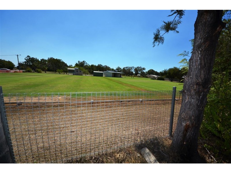 6 Deakin Close, Gracemere QLD 4702