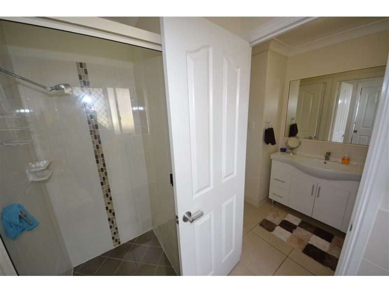 8 Conway Court, Gracemere QLD 4702