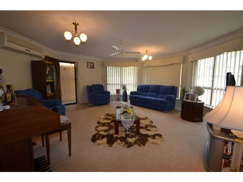 12 Sunrise Crescent, Gracemere QLD 4702