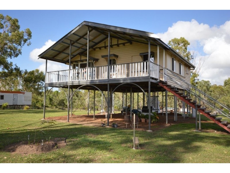 28 Flood Rd, Yaamba QLD 4704