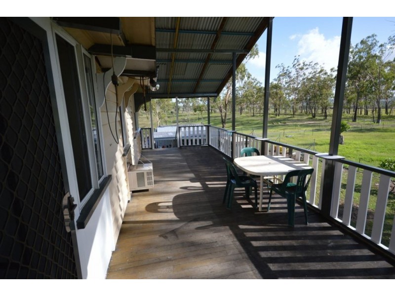 28 Flood Rd, Yaamba QLD 4704