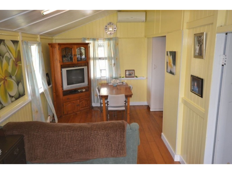 28 Flood Rd, Yaamba QLD 4704