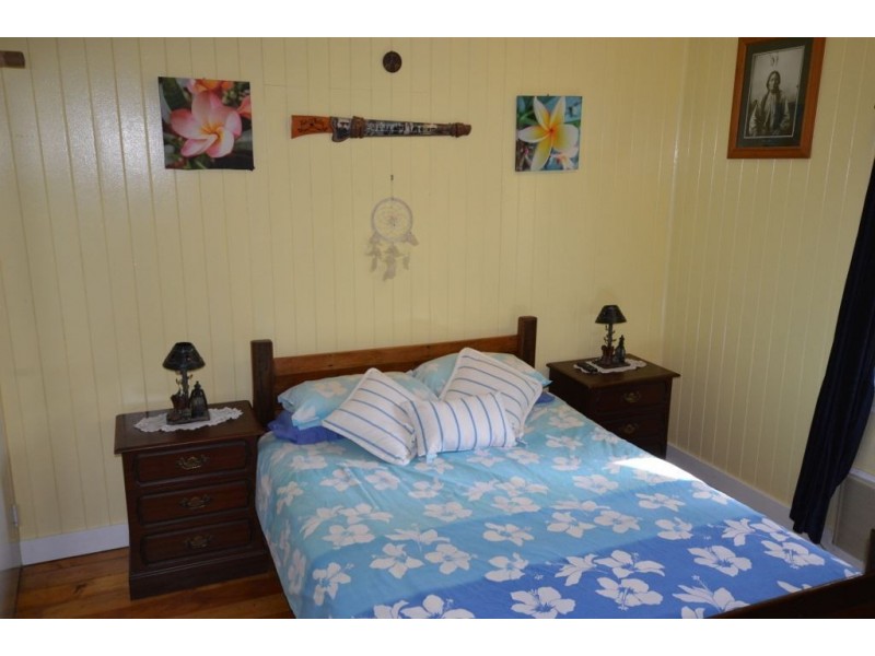 28 Flood Rd, Yaamba QLD 4704