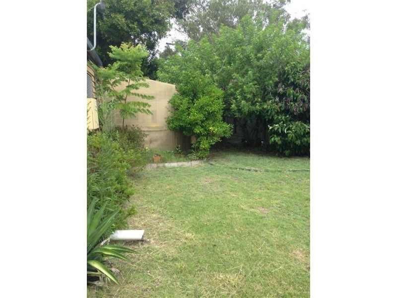 12 Creek Street, Mount Morgan QLD 4714