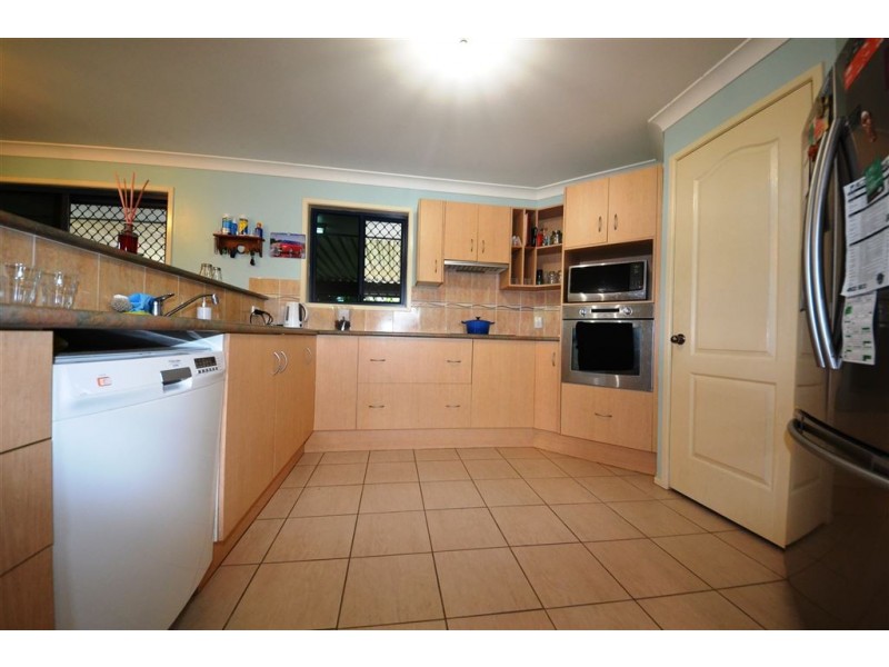 14 Buxton Drive, Gracemere QLD 4702