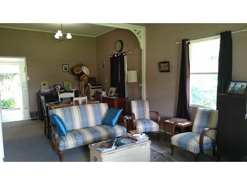 108 East Street, Mount Morgan QLD 4714