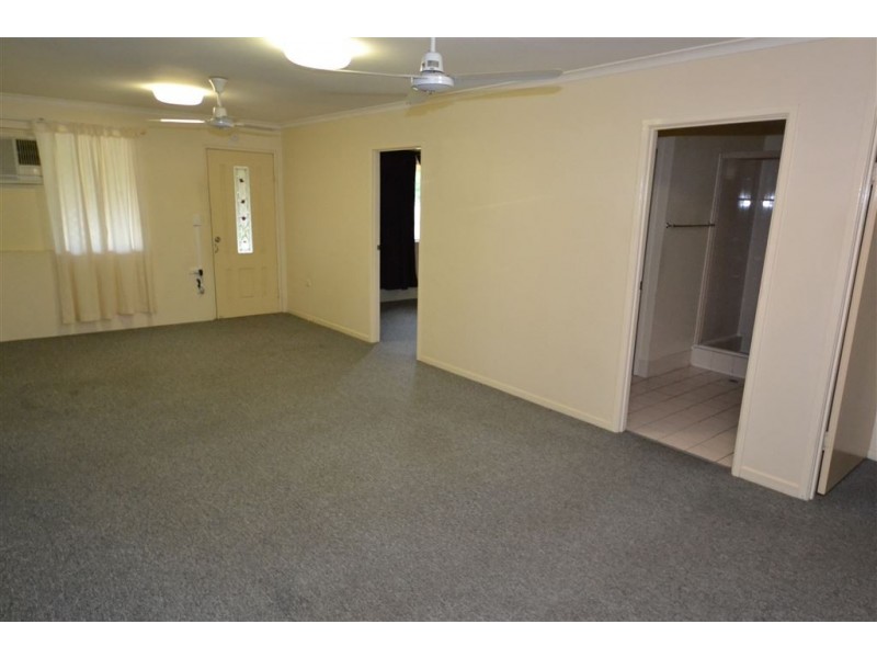 25 Barry Street, Gracemere QLD 4702