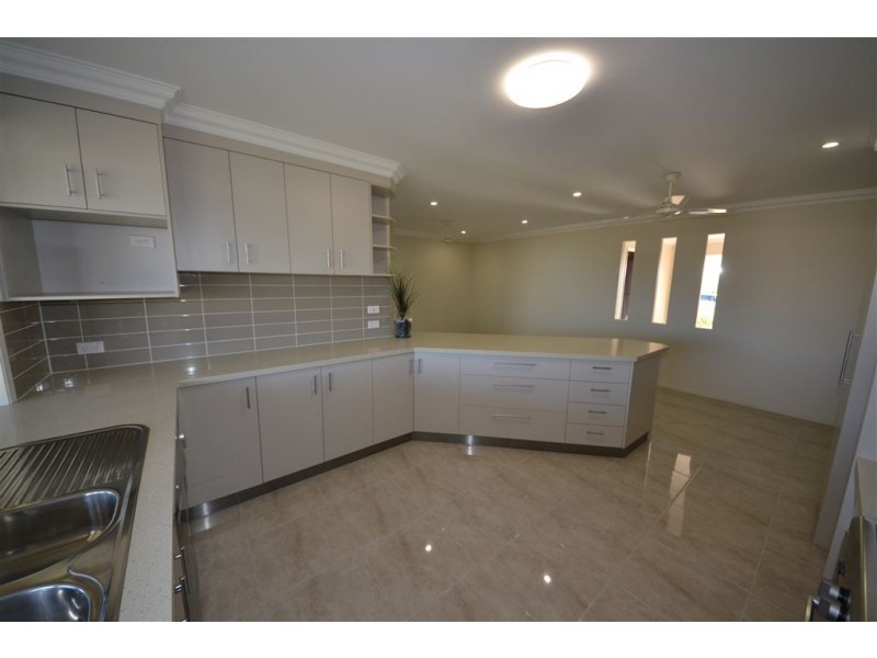 7 Premier Court, Gracemere QLD 4702