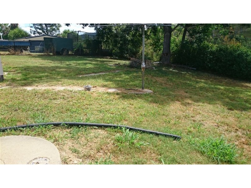 83 Dee Street, Mount Morgan QLD 4714