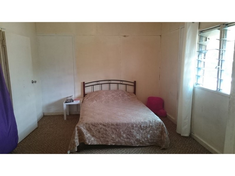 83 Dee Street, Mount Morgan QLD 4714