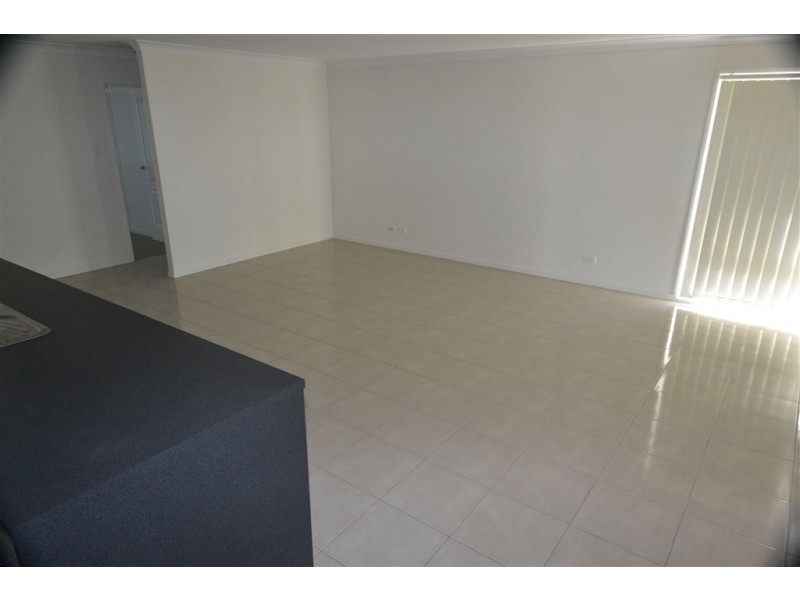16 Leichhardt Drive, Gracemere QLD 4702