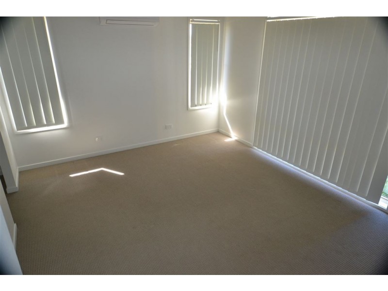 16 Leichhardt Drive, Gracemere QLD 4702