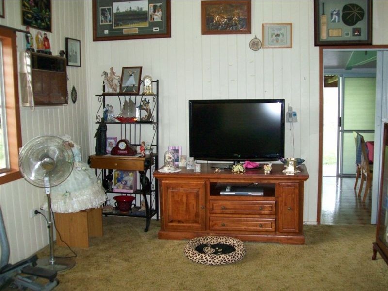 2 Henry Street, Mount Morgan QLD 4714