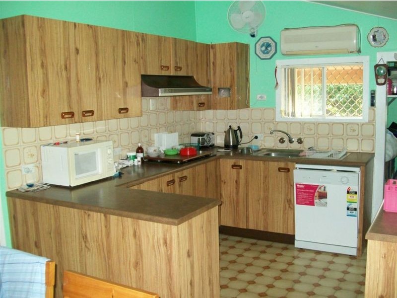 2 Henry Street, Mount Morgan QLD 4714