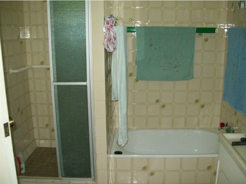 2 Henry Street, Mount Morgan QLD 4714