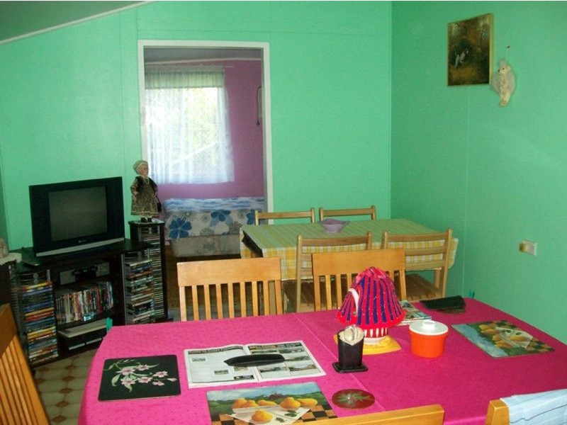 2 Henry Street, Mount Morgan QLD 4714