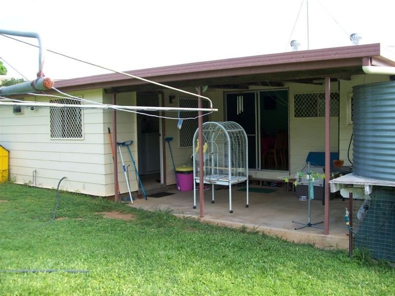 2 Henry Street, Mount Morgan QLD 4714