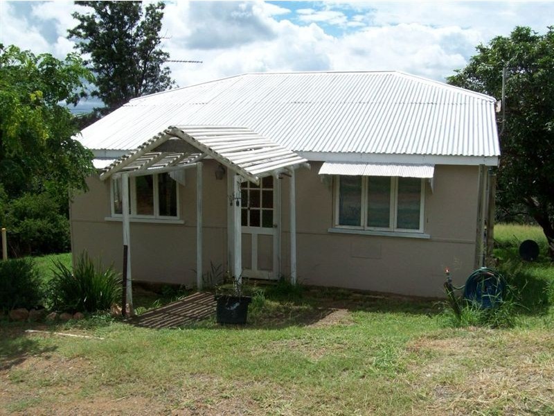 23 West Street, Mount Morgan QLD 4714