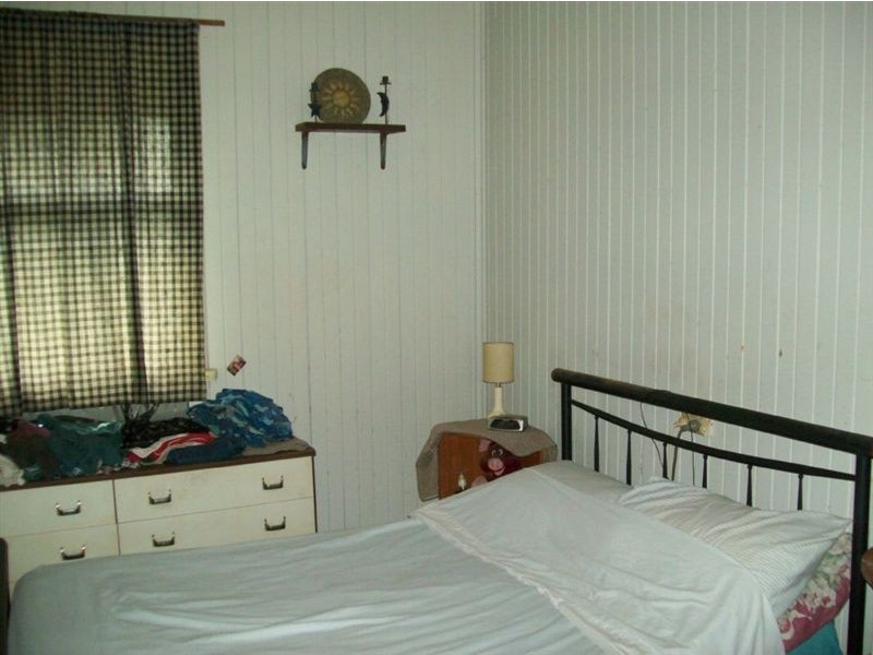 23 West Street, Mount Morgan QLD 4714