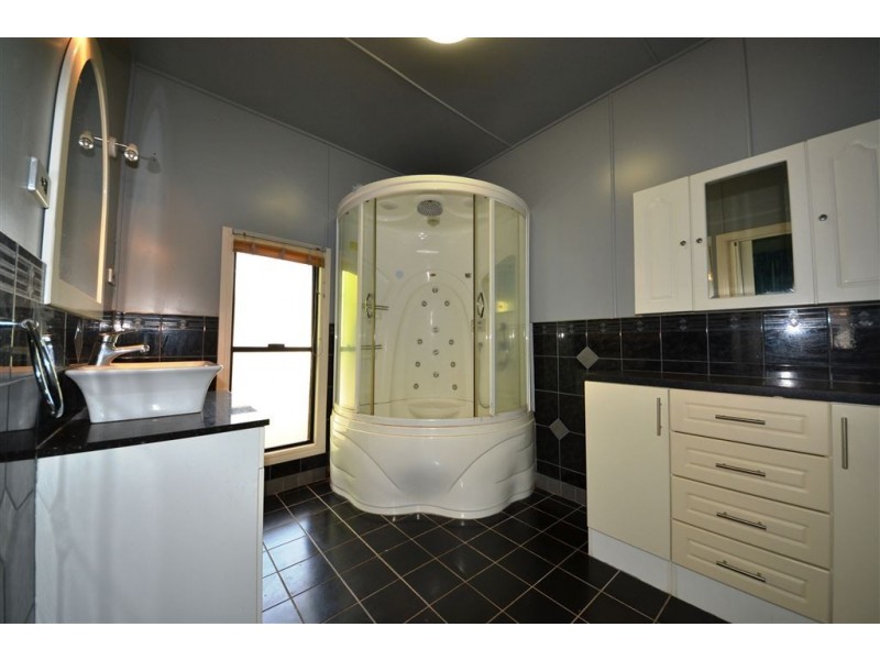 52690 Burnett Highway, Bouldercombe QLD 4702