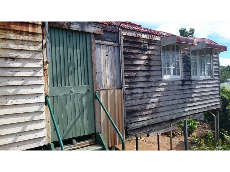 4 Cribb Street, Mount Morgan QLD 4714