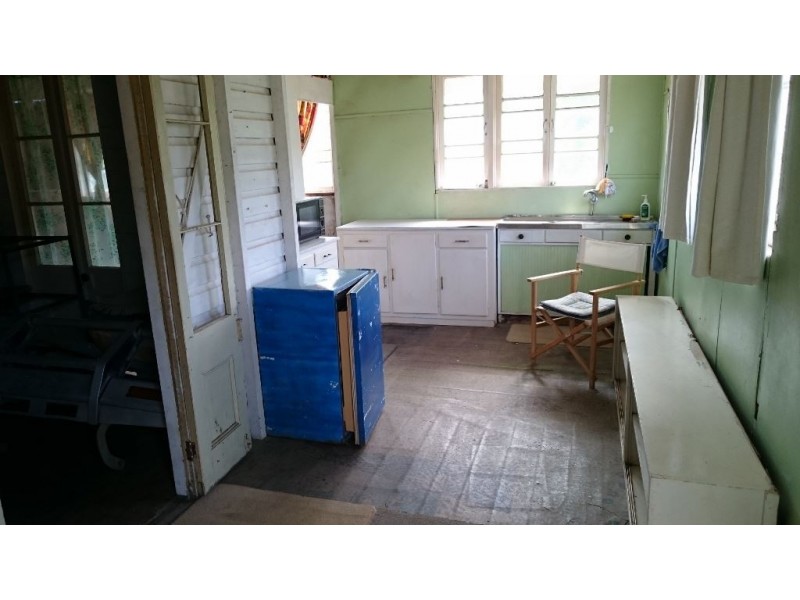 4 Cribb Street, Mount Morgan QLD 4714