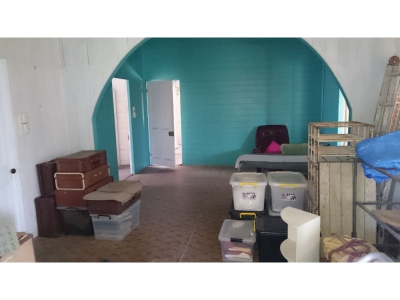 4 Cribb Street, Mount Morgan QLD 4714