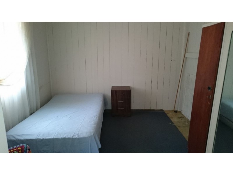 4 Cribb Street, Mount Morgan QLD 4714